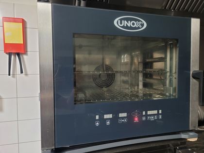 Second four mixte UNOX XVC305 5 niveaux GN 1/1, triphasé ou monophasé