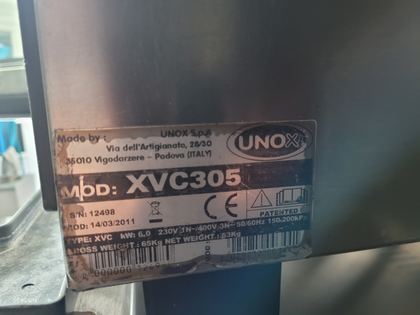 Second four mixte UNOX XVC305 5 niveaux GN 1/1, triphasé ou monophasé