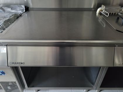 Élément neutre MARENO 800 à grand tiroir GN 2/1 avec sa base, l'ensemble