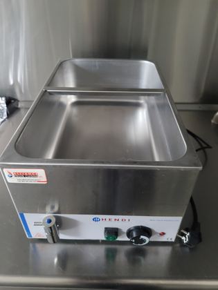 Bain-marie avec robinet de vidange