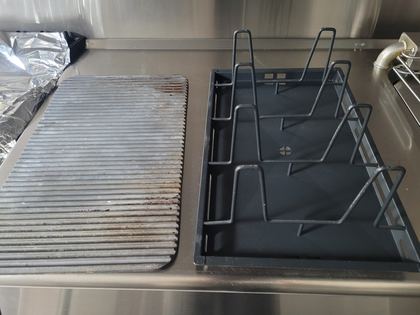 Accessoires de cuisson UNOX : plaques, grille à poulets, grilles perforées
